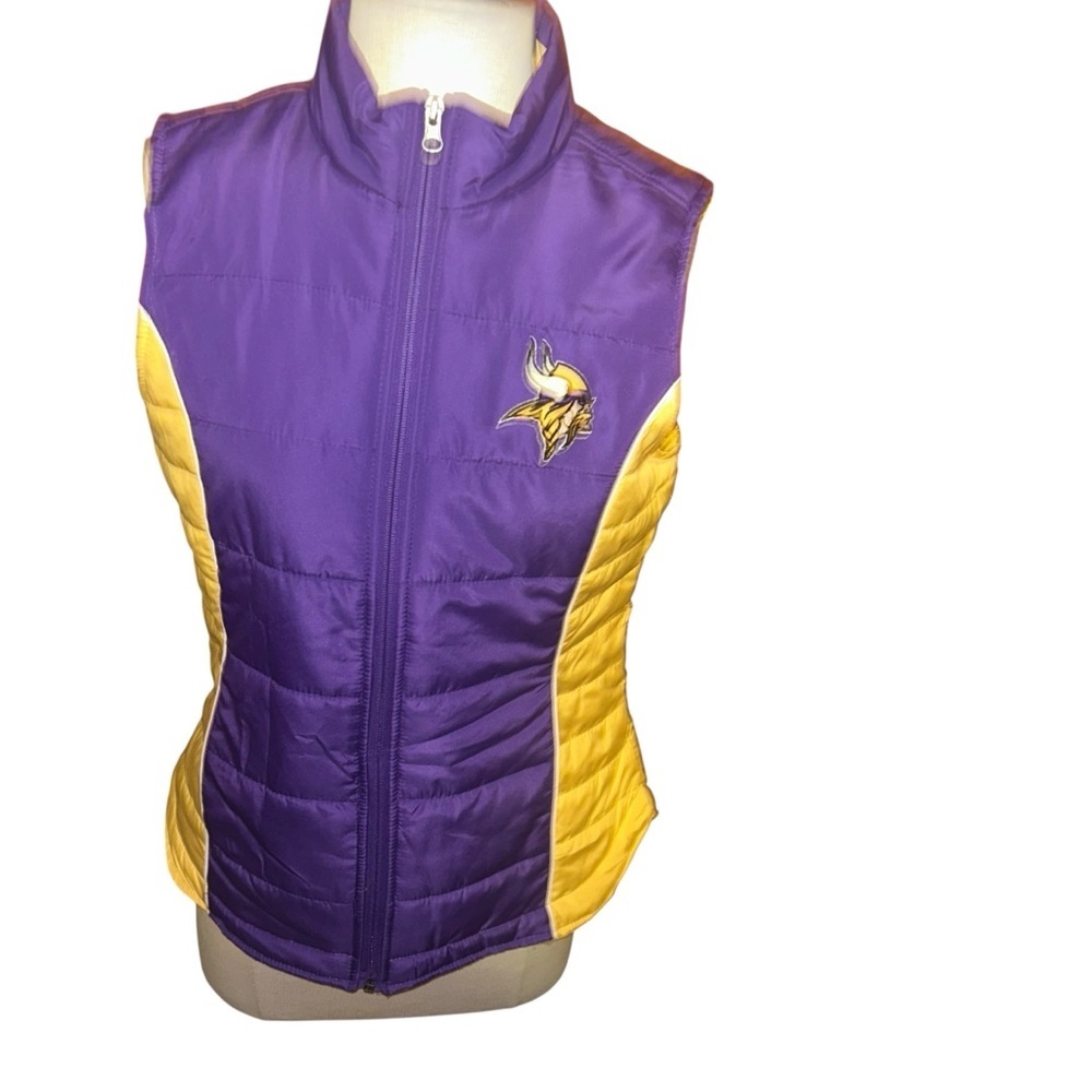 Women NFL Minnesota Vikings purple/yellow
Puff vest size small S Game day